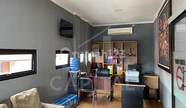 Well-Maintained Ready-to-Use Shophouse with Strategic Location in Bandung City, Sriwijaya Area