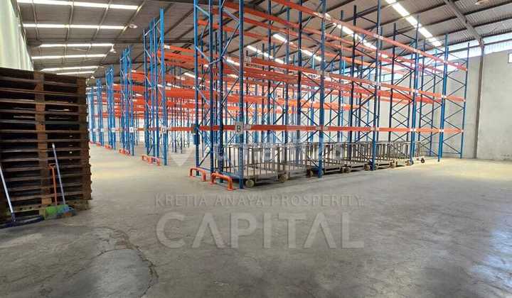 Gudang atau Pabrikdi Komplek Industri Kopo dengan Akses Kontainer Siap Pakai