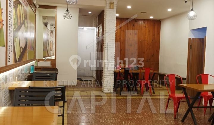 Shop House with a Strategic Location Suitable for Culinary Business on Main Road Dago 1