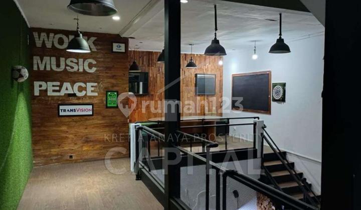 Ruang Usaha Rapi Terawat dengan Lokasi Strategis Pinggir Jalan Besar Siap Huni di Pelajar Pejuang Bandung