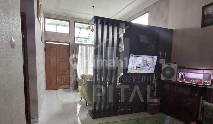 A House That Makes You Feel Comfortable and At Home, Ready to Occupy, Semi-Furnished in Sarijadi. 2