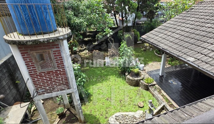 A Well-Maintained and Move-In Ready House in Gunung Batu A Well-Maintained and Move-In Ready House in Gunung Batu