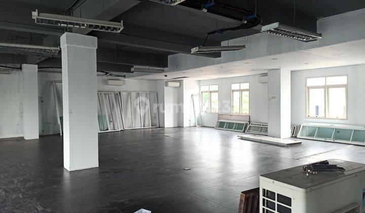 Disewakan Ruang Usaha di Senopati Kebayoran Baru Jakarta Selatan 3