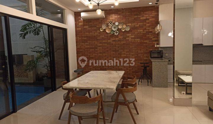 Disewakan Rumah 2lt, 4KT di Menteng Jakarta Pusat 1