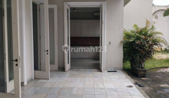 Disewakan rumah 2lt di Jl Adyaksa Lebak Bulus Jakarta Selatan 1