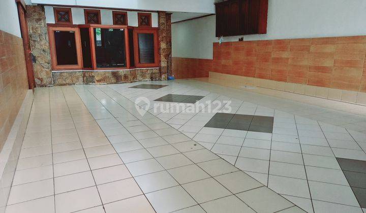 Dijual rumah 2 lantai di Senayan Jakarta Selatan 3