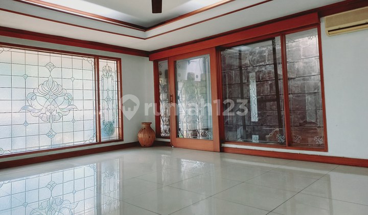 Dijual rumah 2 lantai di Senayan Jakarta Selatan 12