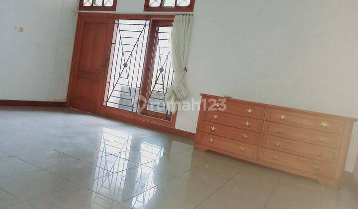 Dijual rumah 2 lantai di Senayan Jakarta Selatan 11