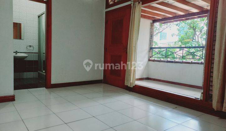 Dijual rumah 2 lantai di Senayan Jakarta Selatan 13