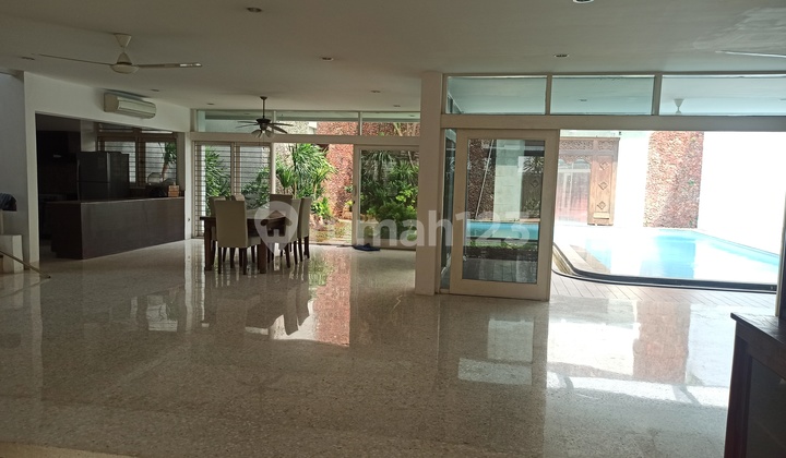 Disewakan rumah 2 lt di Senayan Jakarta Selatan 3