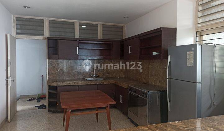 Disewakan rumah 2 lt di Senayan Jakarta Selatan 7