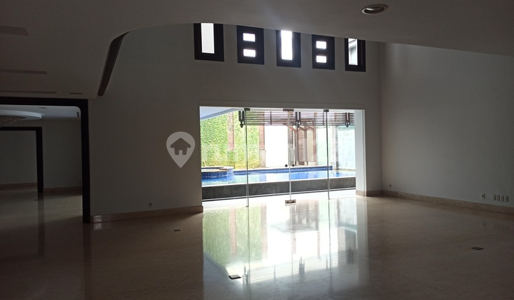 Disewakan rumah mewah 2lt di Simprug Senayan Jakarta Selatan 3