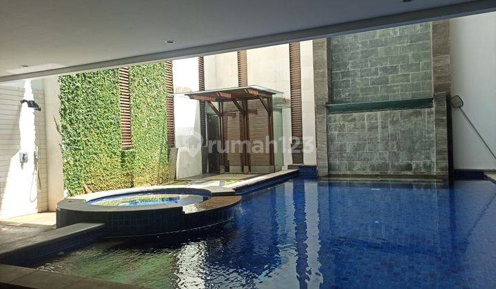 Disewakan rumah mewah 2lt di Simprug Golf Senayan Jakarta Selatan 1