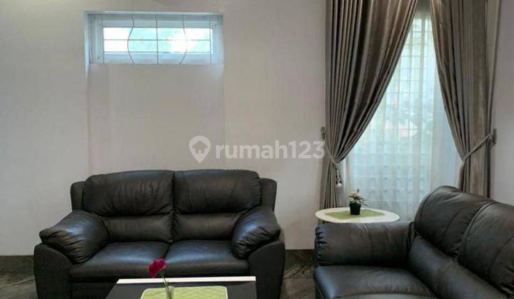 Dijual Rumah 3 Lantai Bagus di Graha Raya Tangerang Selatan 1