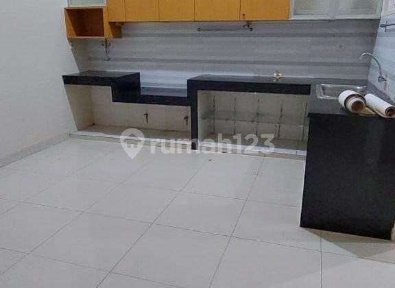 Rumah 3 lantai ditomang siap dihuni 2