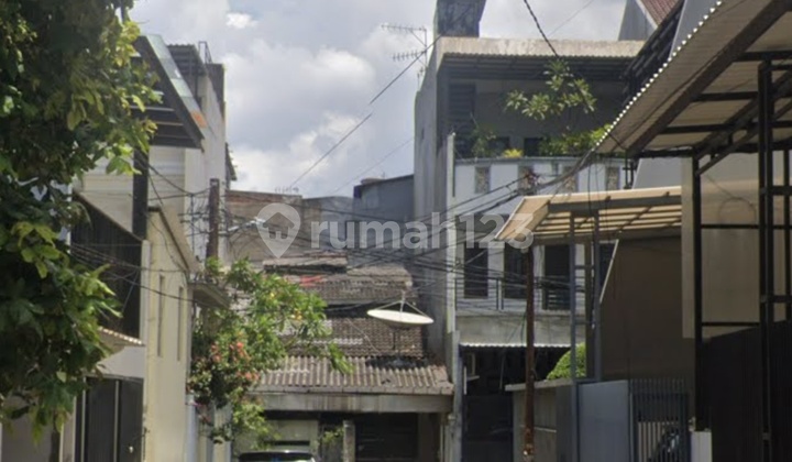 Rumah 3 Lantai Di Taman Ratu 7x18 2