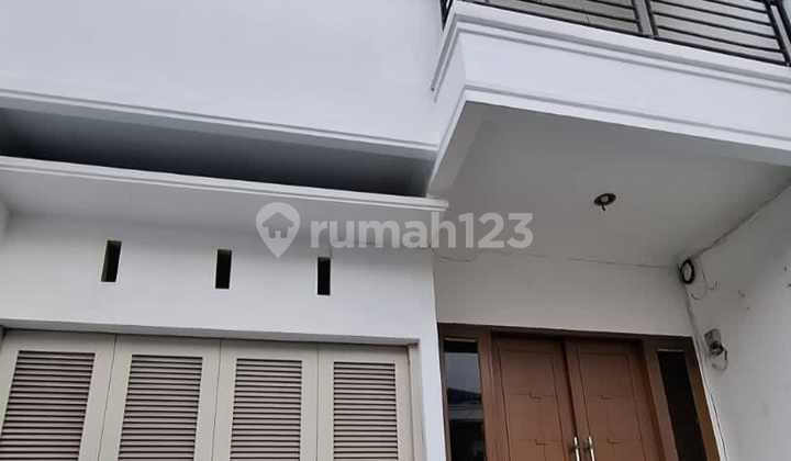 3-Story House in Ditomang 3-Story House in Ditomang