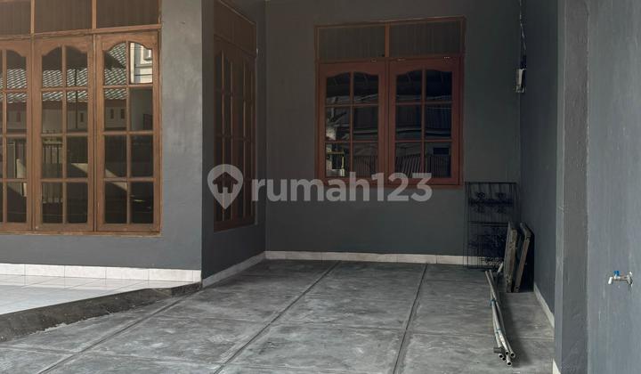 Rumah Sewa di Tomang 2