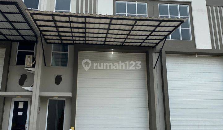 Gudang di Green lake city
Jakarta barat Baru 8