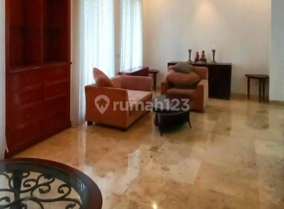 Rumah di Senayan simprug golf
Jakarta pusat 5