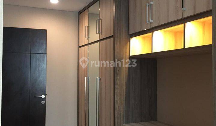 Apartemen AKR Galery west 2 Kamar Tidur Furnished Bagus 1