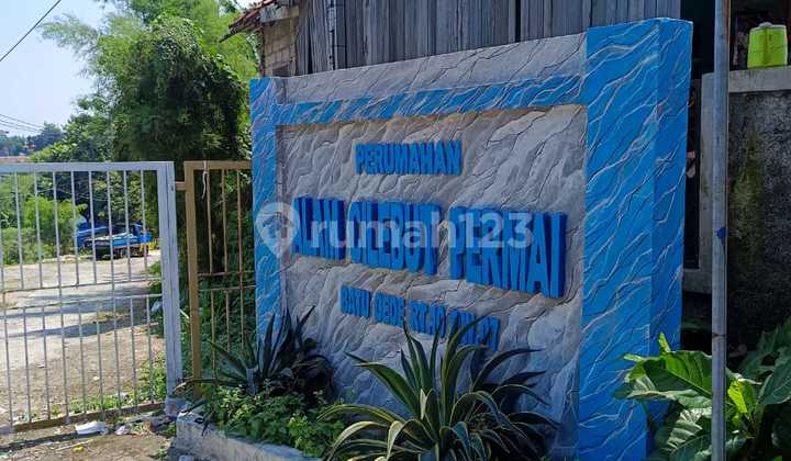 Land for Sale 700 Thousand / Meter Guaranteed Flood-Free Near Cilebut Station. Land for Sale 700 Thousand / Meter Guaranteed Flood-Free Near Cilebut Station.