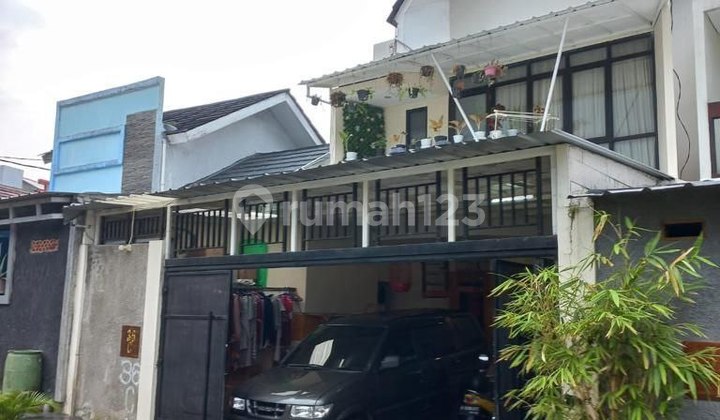 2-Story House for Sale Ready to Live in Strategic Location in Ciputat 2-Story House for Sale Ready to Live in Strategic Location in Ciputat