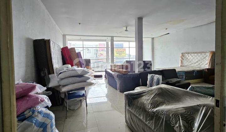 C0652- Dijual Toko Furniture aktif di Kota Jababeka Bekasi