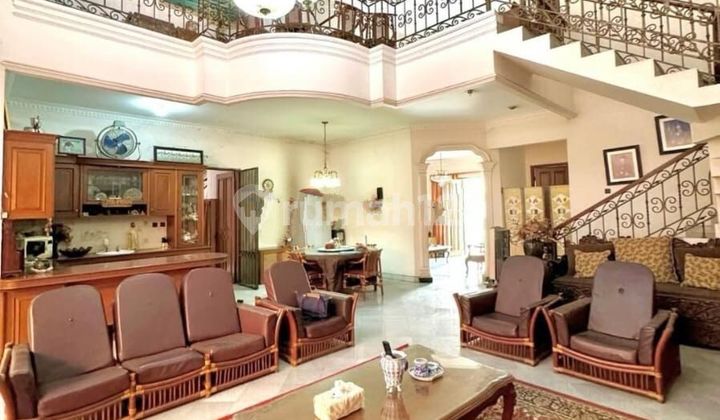 L011-Dijual Rumah 2 Lantai LB/LT 375/300 di Duren Sawit Jakarta