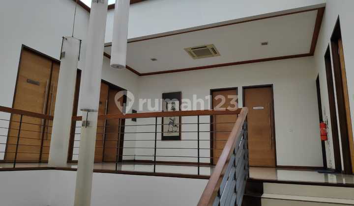 J038 - Strategic House in Menteng, Land/Building Area 761/754, Central Jakarta 2