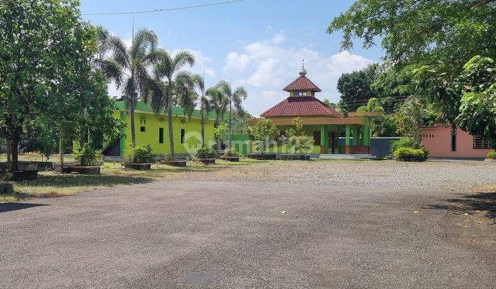 Rumah Tepi Jalan Raya di Purworejo 2 Lantai SHM 1