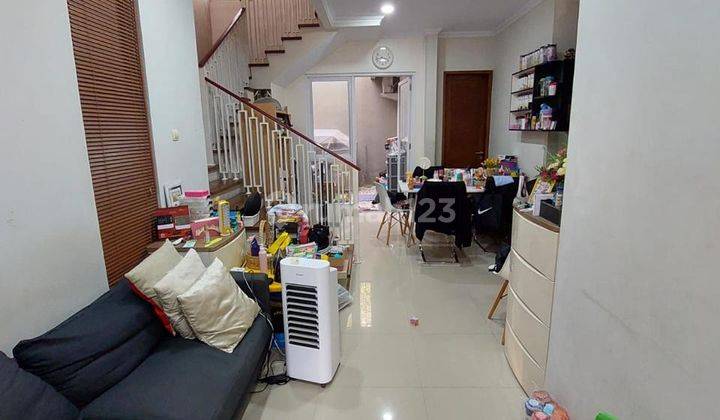 RUMAH SEMI FURNISHED 2 LANTAI BONUS PERABOT DI KAWASAN RAMAI MLATI JOGJA 1