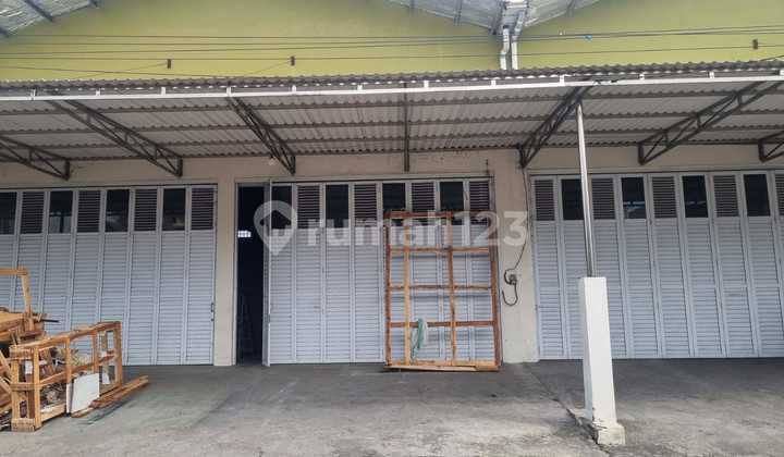 Warehouse for Sale on Jl. Parangtritis Sewon, Spacious Warehouse for Sale on Jl. Parangtritis Sewon, Spacious