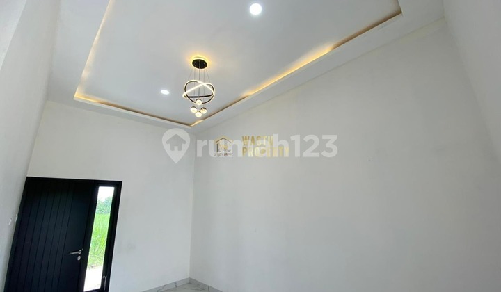 Ready-to-Occupy New House, Affordable Price Near Campus, Fully Furnished. 2