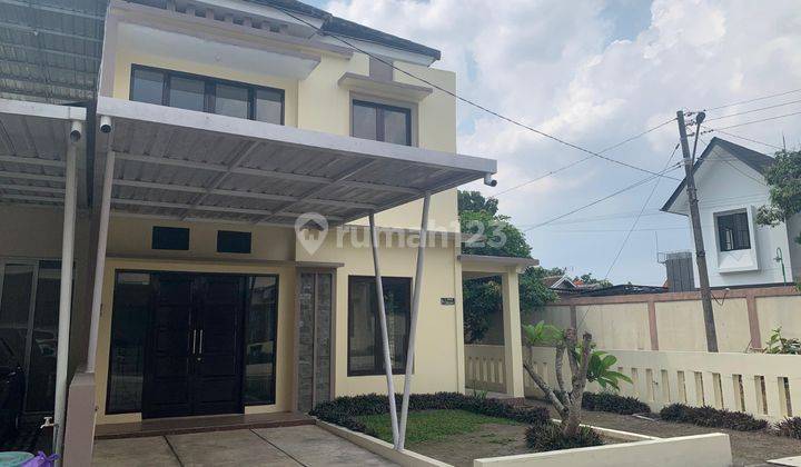 Rumah Baru 2 Lantai Semi Furnished Di Mlati Jogja 1