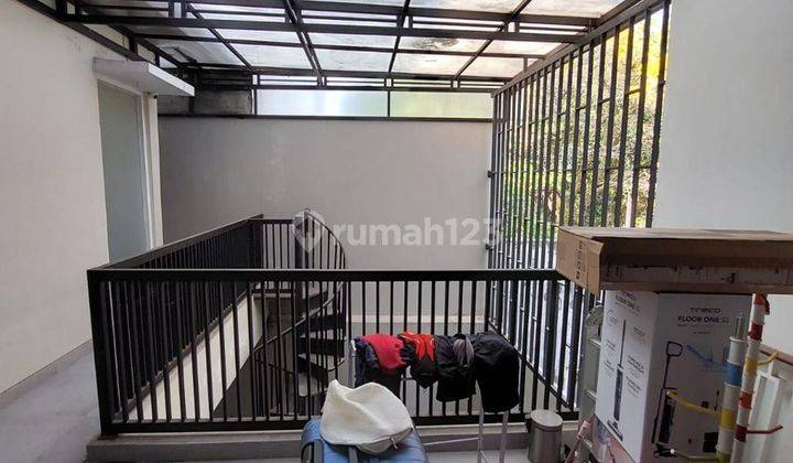 RUMAH SEMI FURNISHED 2 LANTAI BONUS PERABOT DI KAWASAN RAMAI MLATI JOGJA 2