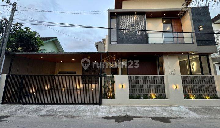 RUMAH 2 LANTAI BARU FULL FURNISHED DEKAT SEKOLAH BUDI MULIA 2