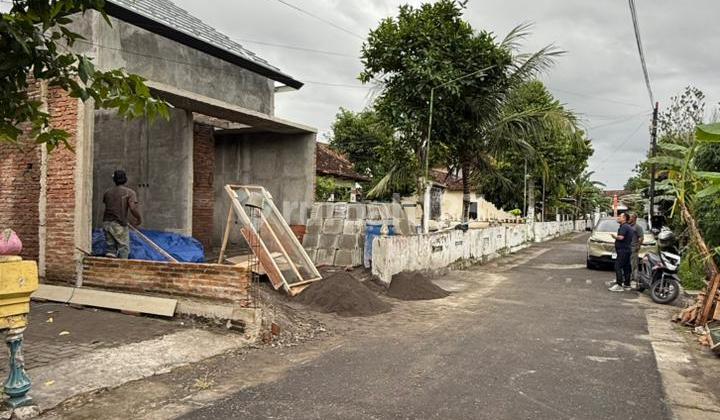 Ready-to-Occupy House with Finishing in Godean Sleman (5 Minutes to Godean Market) 2