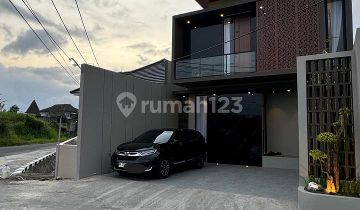 Luxury Ready-to-Live Fully Furnished House in Bakungan Wedomartani Sleman 2
