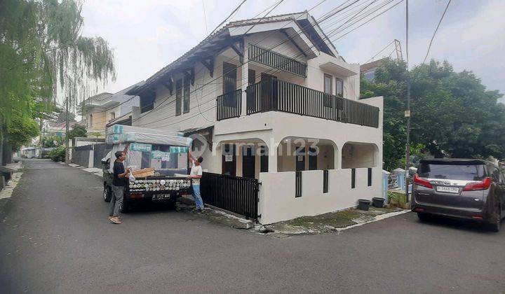 Rumah Sewa 2 Lantai Posisi Hook Dekat Ke Jln Radio Dalam 1