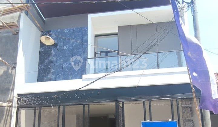 Exclusive 18-room boarding house ready for occupancy, located in Soekarno Hatta area. Exclusive 18-room boarding house ready for occupancy, located in Soekarno Hatta area.