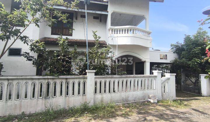 2-storey village house + active swallow cage in Purwosari sub-district 1