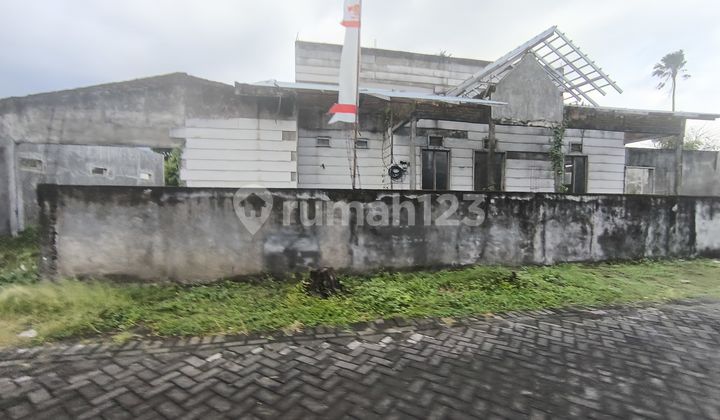 Half-finished house, 430m2 area, Tunjungsekar, Lowokwaru.