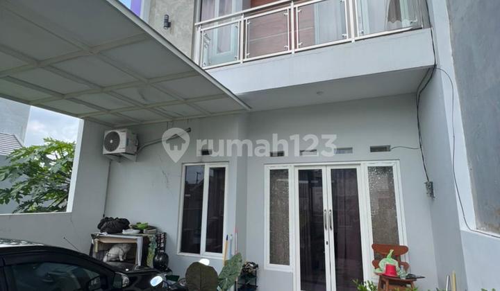 For quick sale: 2-story ready-to-live house in Banjararum, Singosari area. 2