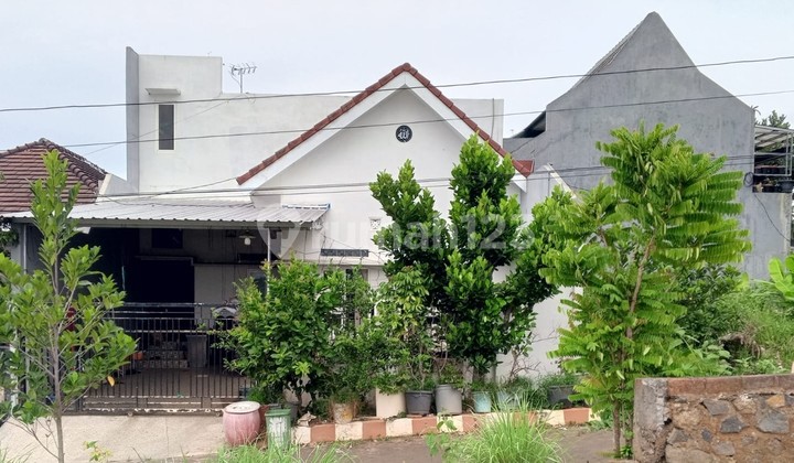 Rumah luas 200m2 siap huni nyaman utk keluarga di graha dewata  2