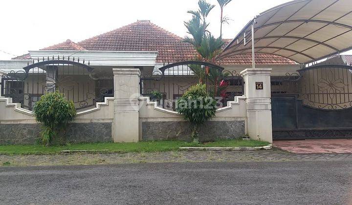 Dijual rumah Shm luas 588m2 area jl bunga2 suhat malang 1