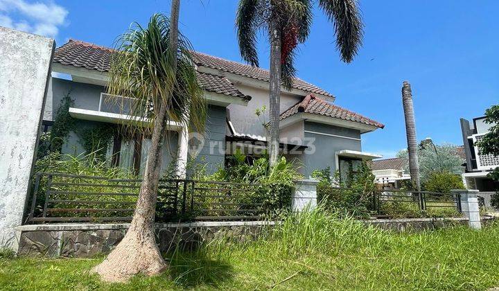 Rumah Hook Luas 215m2 di Vila Puncak Tidar  2