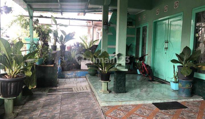 Rumah Bagus Luas 180m² Perum Dirgantara Sawojajar  2