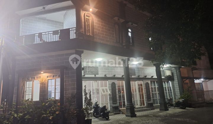 Fully occupied boarding house on Soekarno Hatta street, flower area. 2