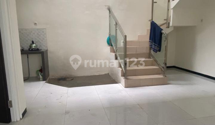 Modern 2-Story House Ready for Occupancy in Kepuharjo Area Near UMM Campus 2